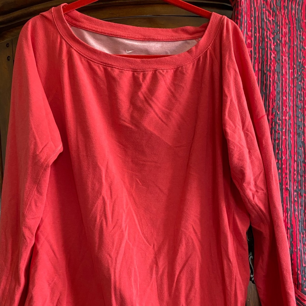 Nike women’s coral pink sweatshirt XL